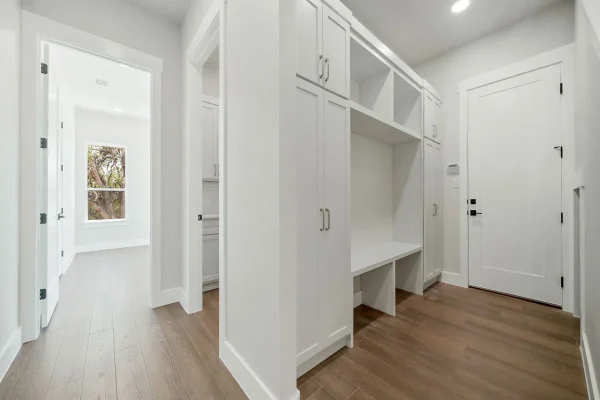 46-web-or-mls-41-print-2112 San Jose Way-37